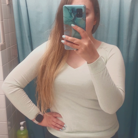 Gap Leightweight V-Neck Green Sweater - Picture 4 of 4